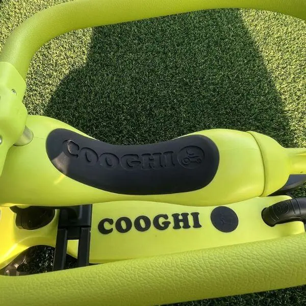 Saddle shaped seat of Cooghi scooter